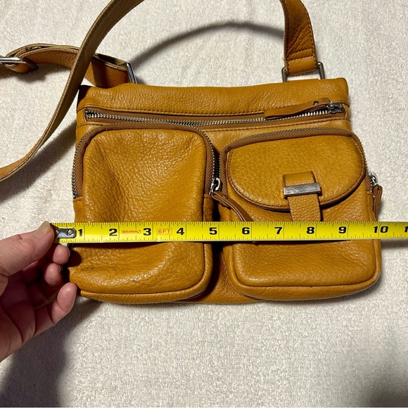 Danier Leather crossbody purse/handbag - Picture 9 of 10